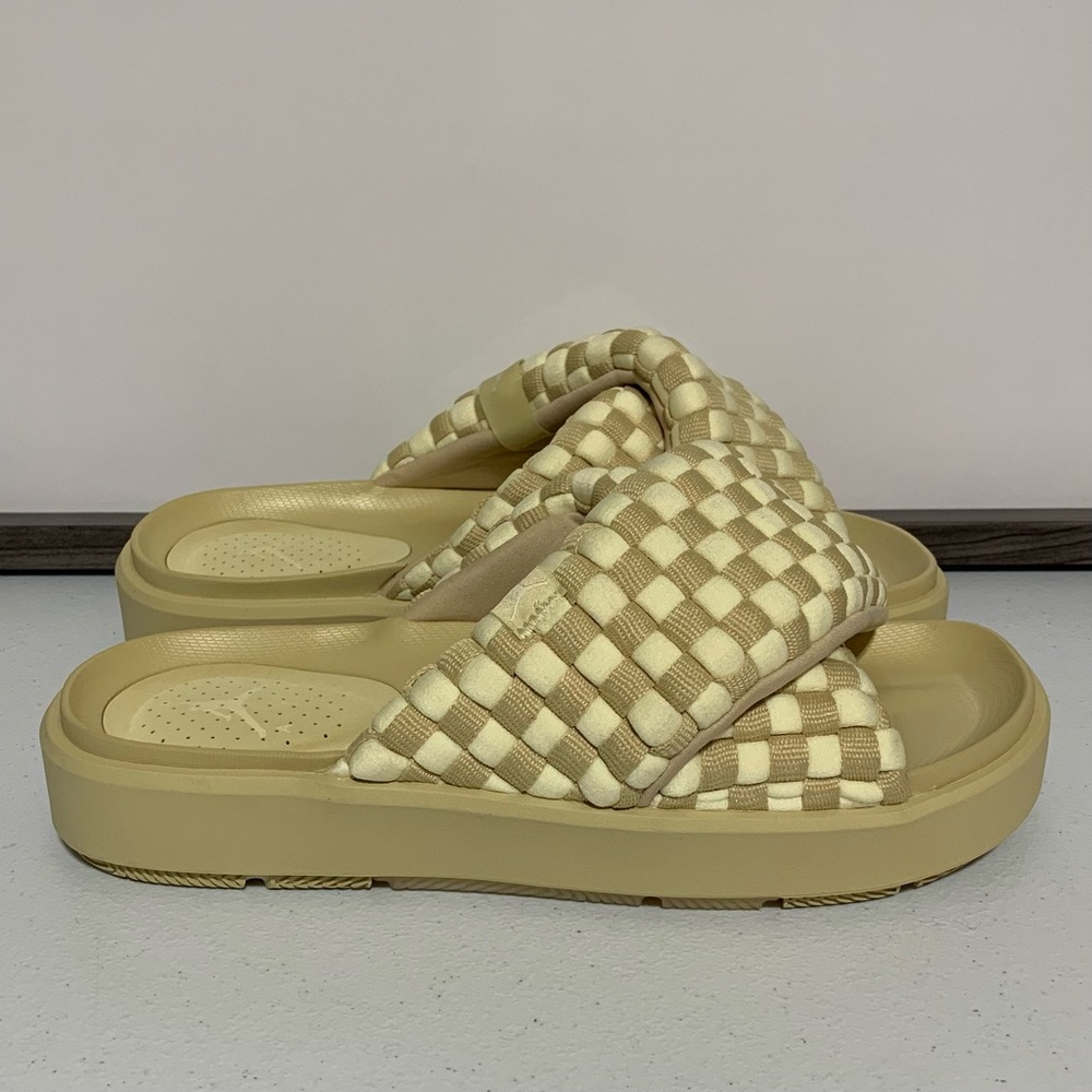 Nike Jordan Women’s Sophia 'Gold Alabaster' Slide Sandals-Size 10 New